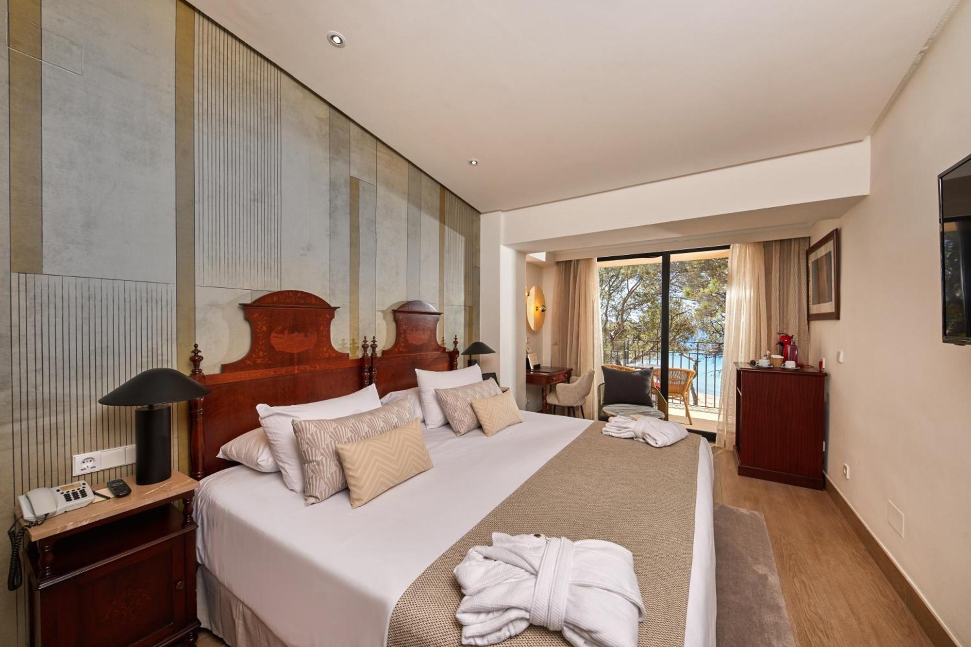 Secrets Mallorca Villamil Resort & Spa - Adults Only ปาเกรา ภายนอก รูปภาพ A room at the hotel