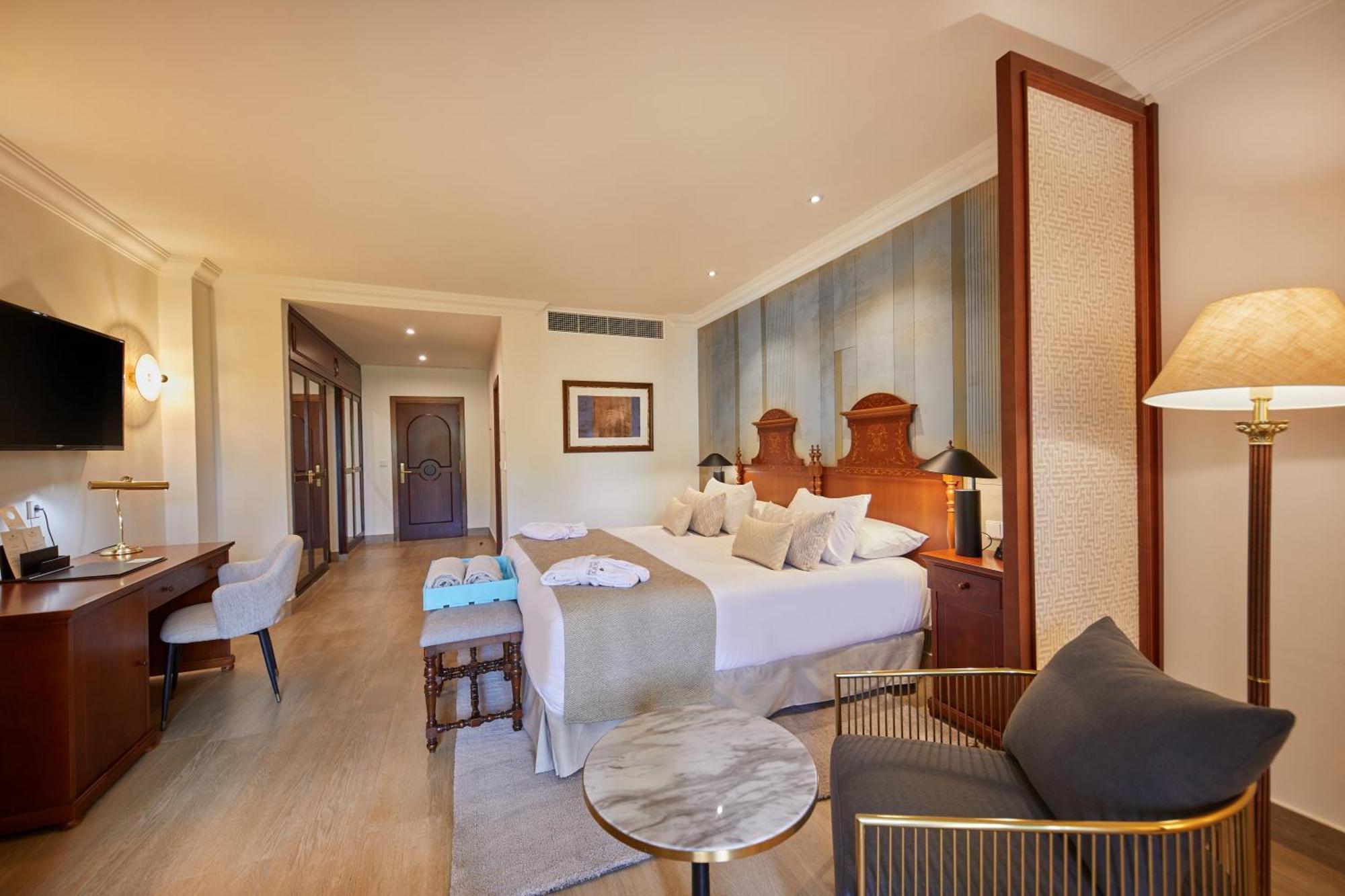 Secrets Mallorca Villamil Resort & Spa - Adults Only ปาเกรา ภายนอก รูปภาพ A room at the hotel