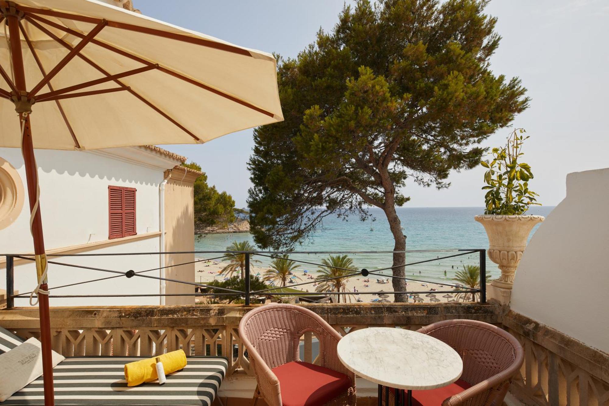 Secrets Mallorca Villamil Resort & Spa - Adults Only ปาเกรา ภายนอก รูปภาพ View of the beach from the hotel