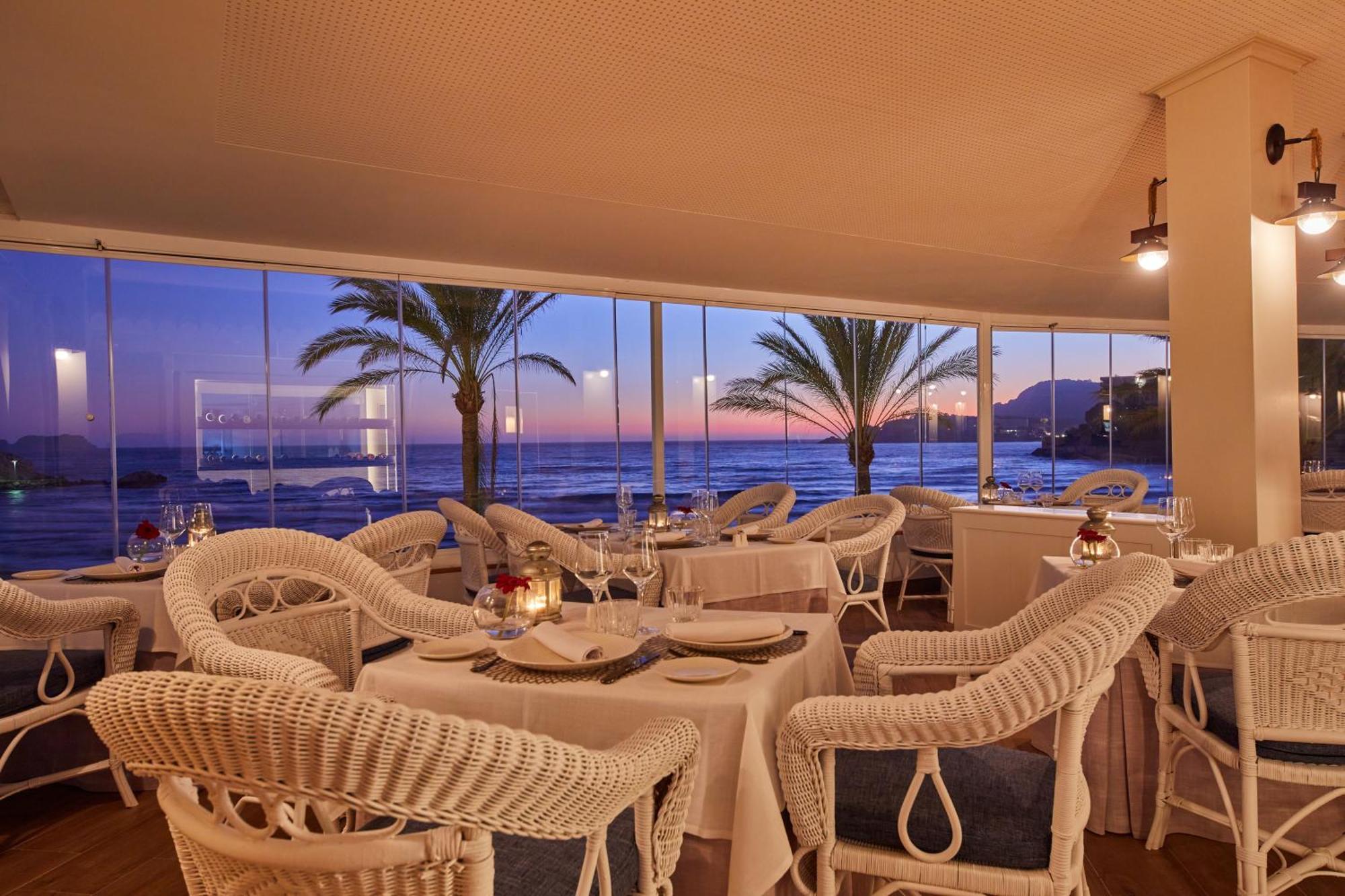 Secrets Mallorca Villamil Resort & Spa - Adults Only ปาเกรา ภายนอก รูปภาพ Restaurant at the Hotel