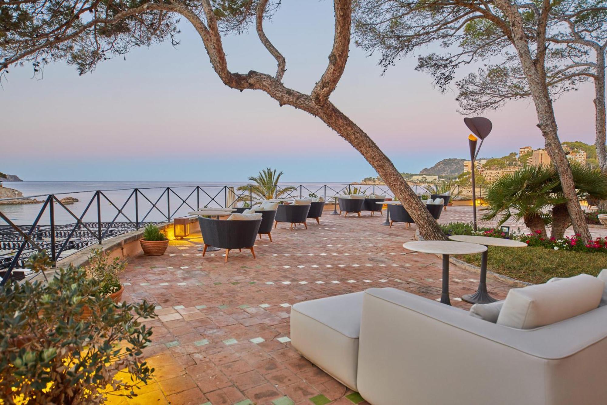 Secrets Mallorca Villamil Resort & Spa - Adults Only ปาเกรา ภายนอก รูปภาพ The hotel's terrace