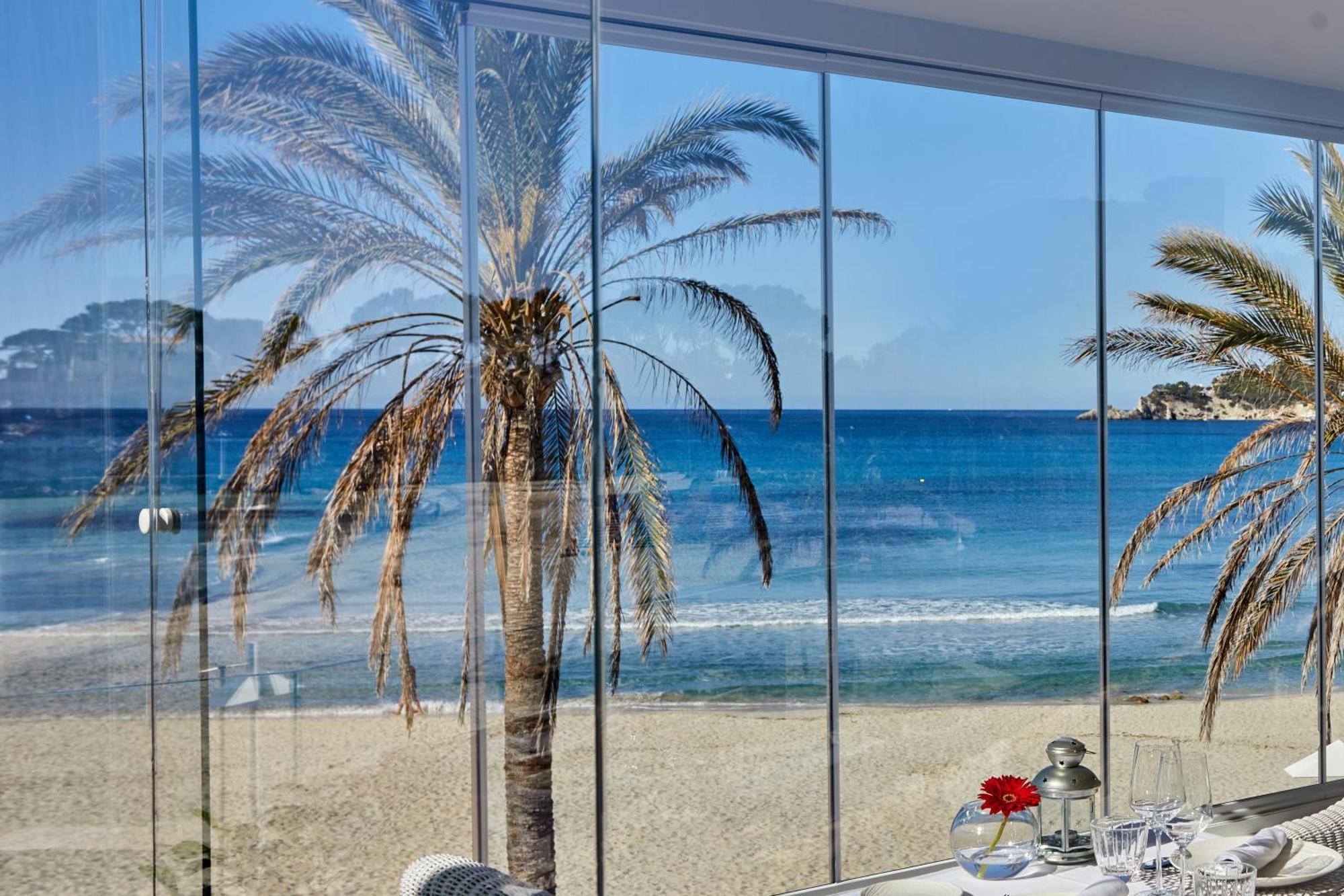 Secrets Mallorca Villamil Resort & Spa - Adults Only ปาเกรา ภายนอก รูปภาพ View of the beach from the hotel